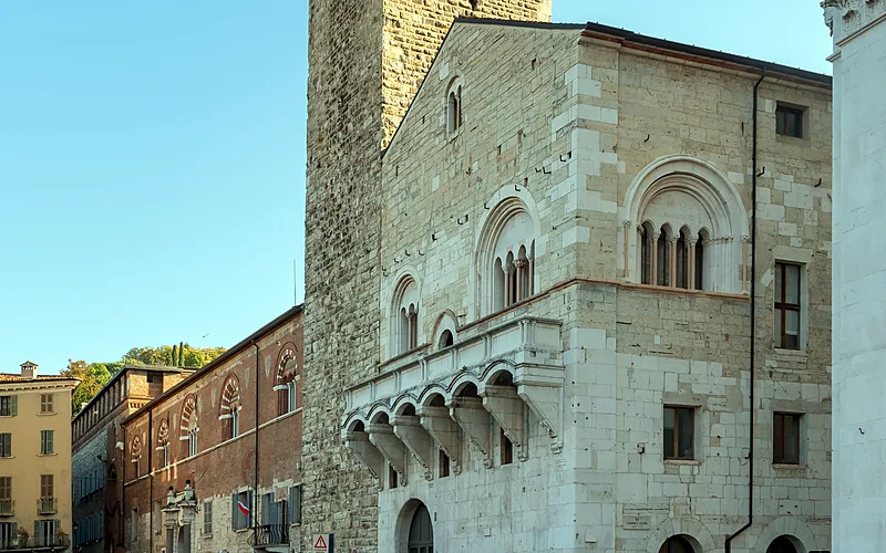 Il Broletto di Brescia, sede della Prefettura