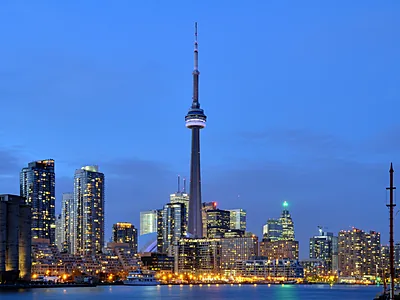 Lo skyline di Toronto con la CN Tower